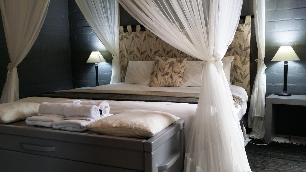 Hornbill House Self Catering Accommodation Hermanus Eksteriør bilde
