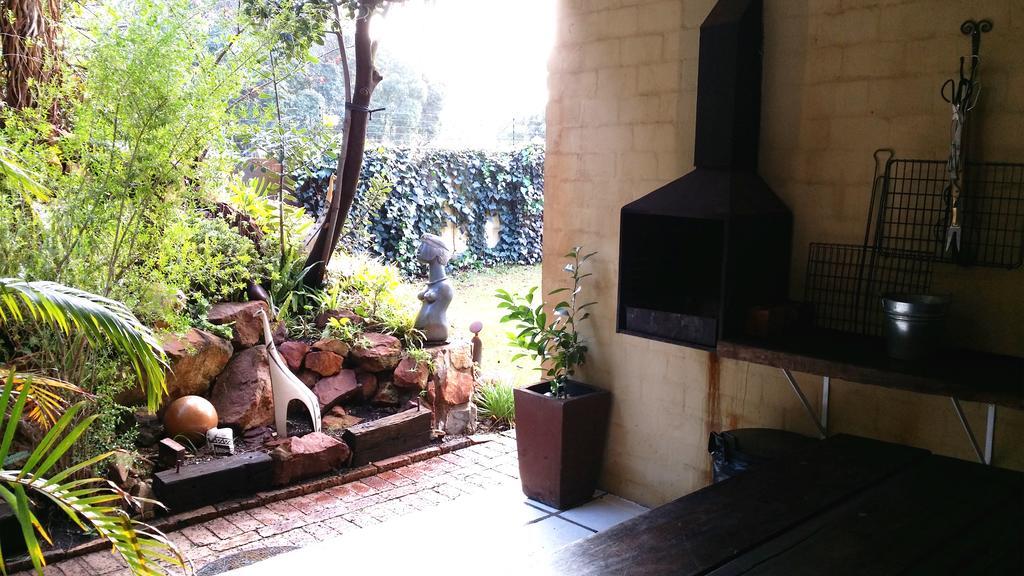 Hornbill House Self Catering Accommodation Hermanus Eksteriør bilde