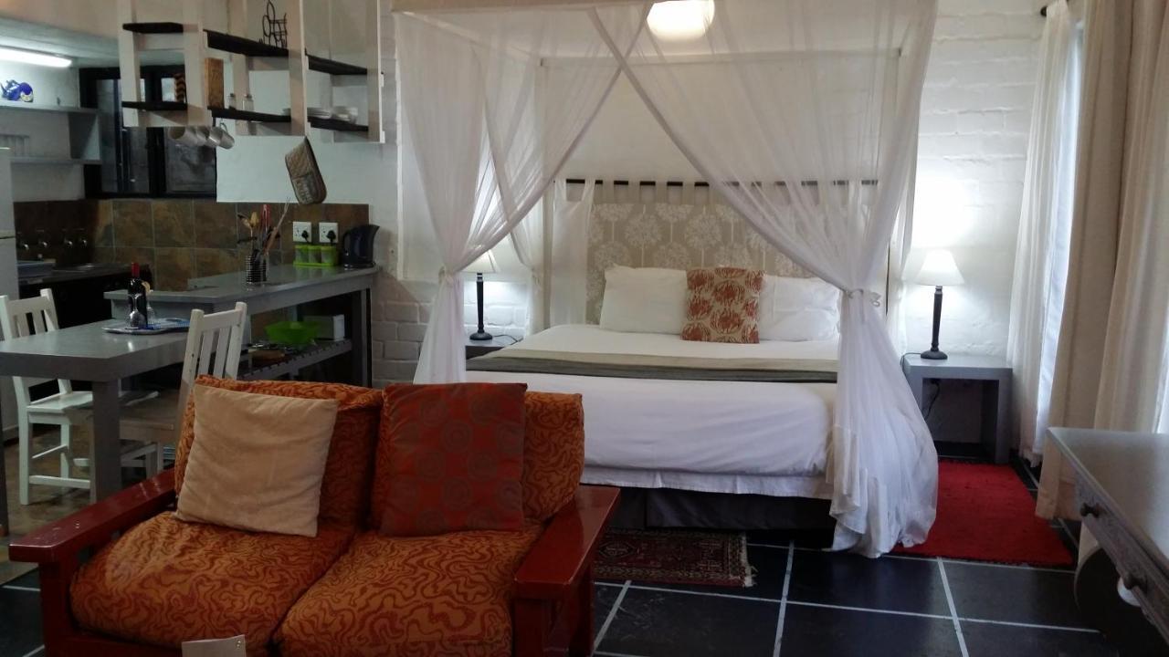 Hornbill House Self Catering Accommodation Hermanus Eksteriør bilde